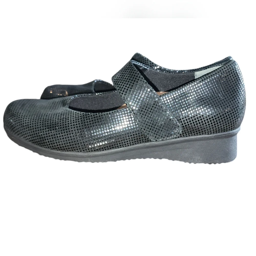 ABEO ELLA Womens 7.5 M Black Geo Print Leather Mary Jane Shoe Adjustable Strap